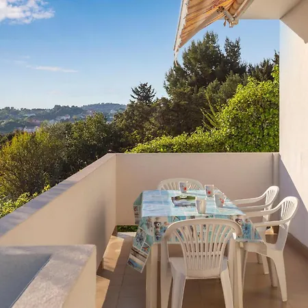 2 Bedroom Awesome In Rab Palit