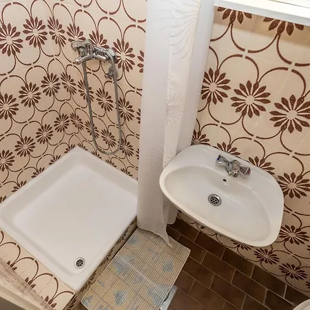 Apartment 2 Bedroom In Rab