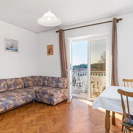 2 Bedroom In Rab *