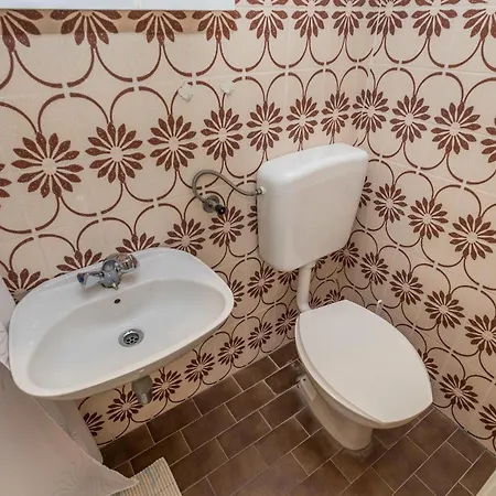 Apartment 2 Bedroom Stunning In Rab Palit