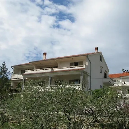 2 Bedroom In Rab アパート *