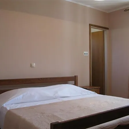 アパート 2 Bedroom In Rab *