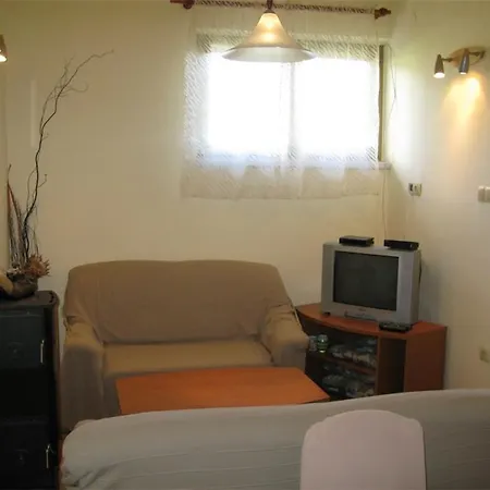 2 Bedroom In Rab * Palit