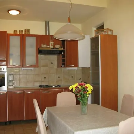 2 Bedroom Stunning In Rab Palit