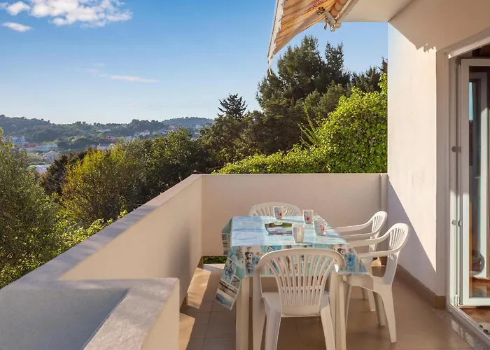 2 Bedroom Awesome In Rab Palit