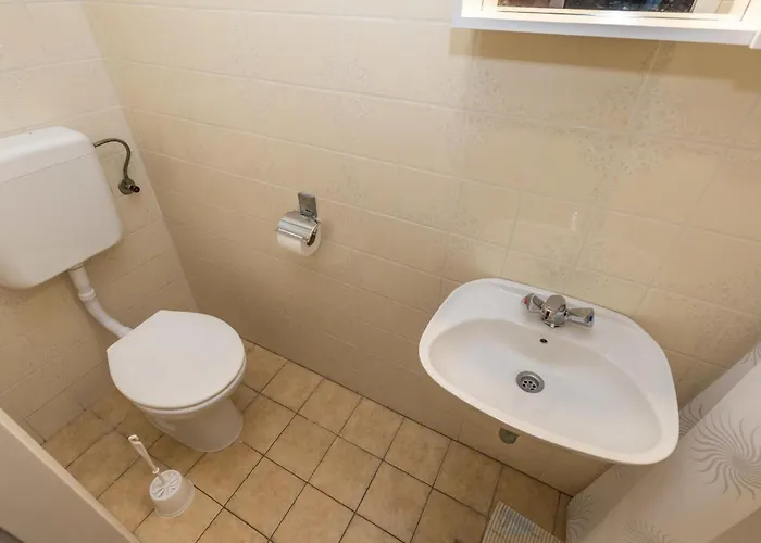 2 Bedroom Awesome In Rab 公寓 *