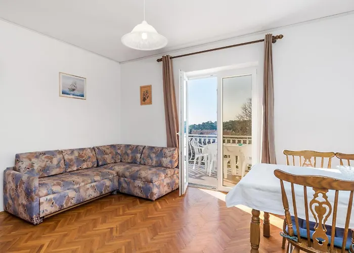 2 Bedroom Awesome In Rab *
