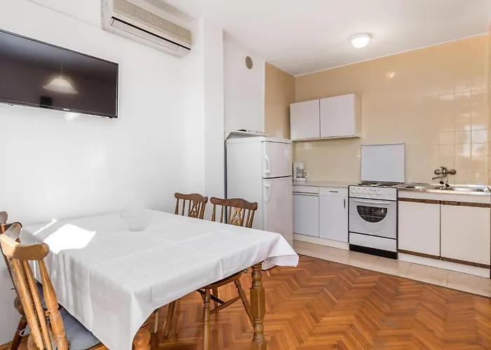 公寓 2 Bedroom Awesome In Rab Palit