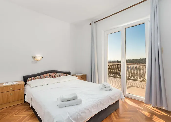 公寓 2 Bedroom Awesome In Rab Palit