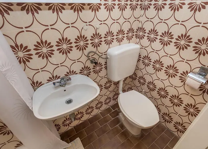 公寓 2 Bedroom Awesome In Rab Palit