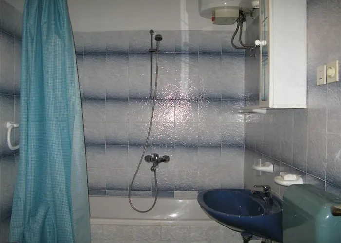 2 Bedroom Awesome In Rab *