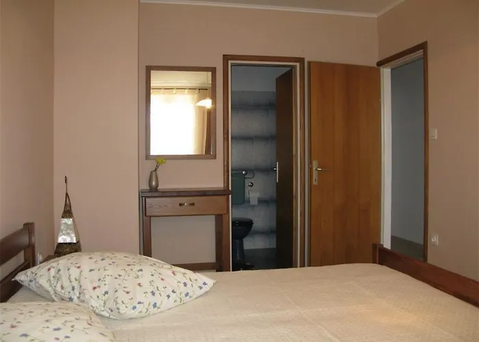 2 Bedroom Awesome In Rab