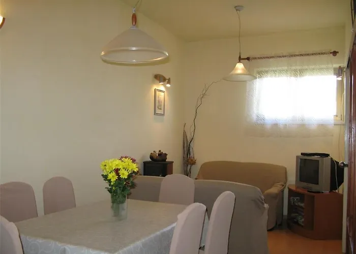 公寓 2 Bedroom Awesome In Rab Palit