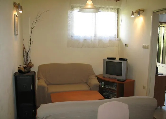 2 Bedroom Awesome In Rab * Palit