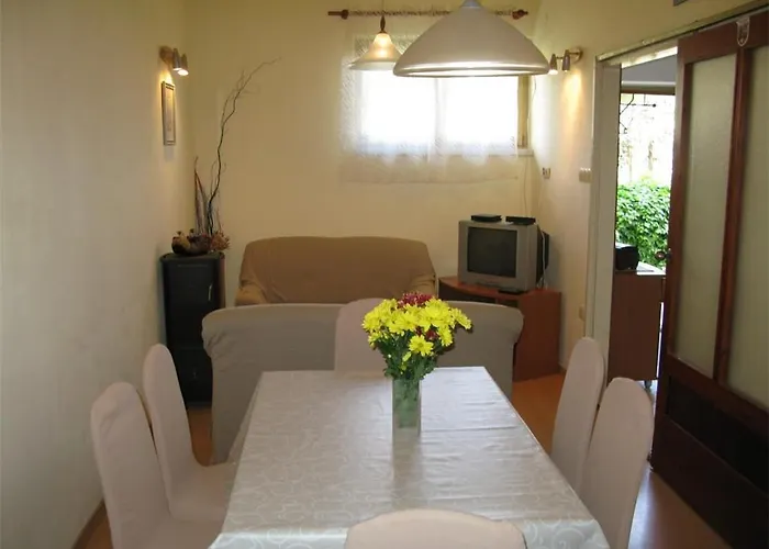 公寓 2 Bedroom Awesome In Rab