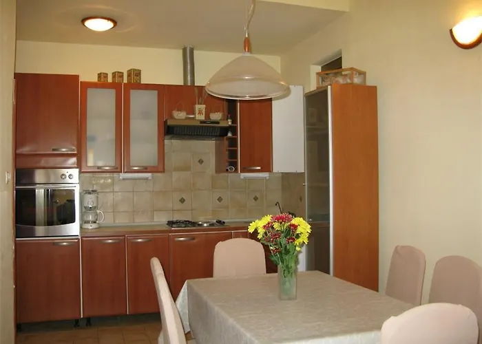 2 Bedroom Awesome In Rab Palit