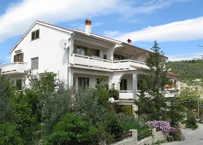 2 Bedroom Awesome In Rab 公寓 *